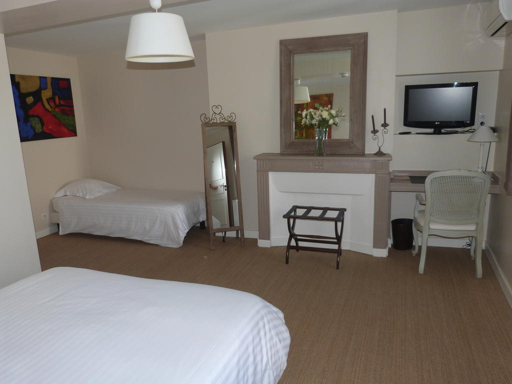克洛瑟拉利酒店 卢瓦尔河畔的苏利 客房 照片